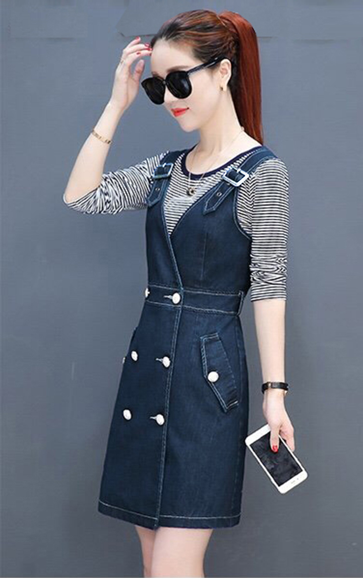 ĐẦM YẾM JEAN CỔ V 2 DÂY CÀI KHOEN PHỐI NÚT TRẰNG